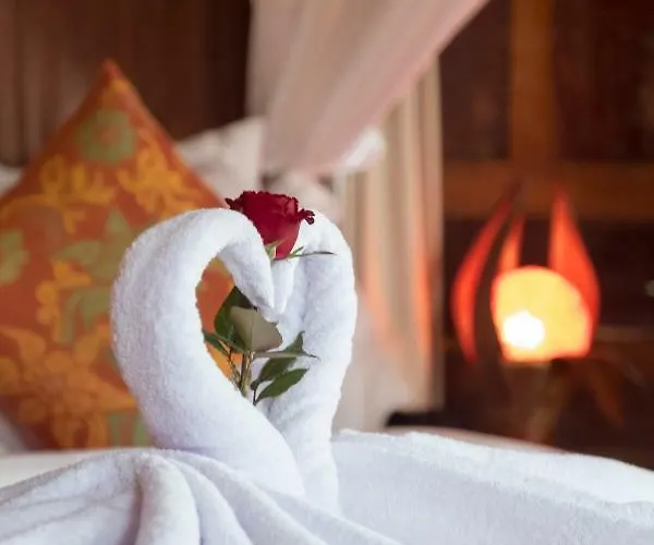 Lodge Uma Lanne - A Wooden Hideway Villas