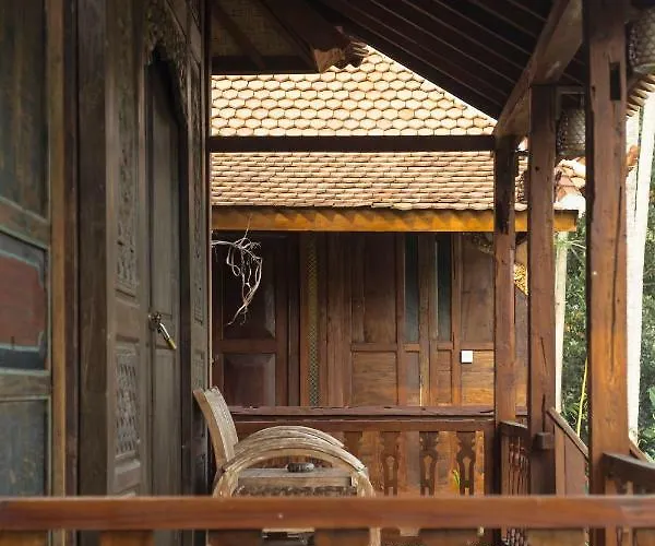 Lodge Uma Lanne - A Wooden Hideway Villas