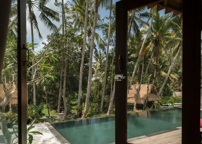 Uma Lanne - A Wooden Hideway Villas *